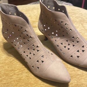 NWOT 8.5 Rockport suede bootie